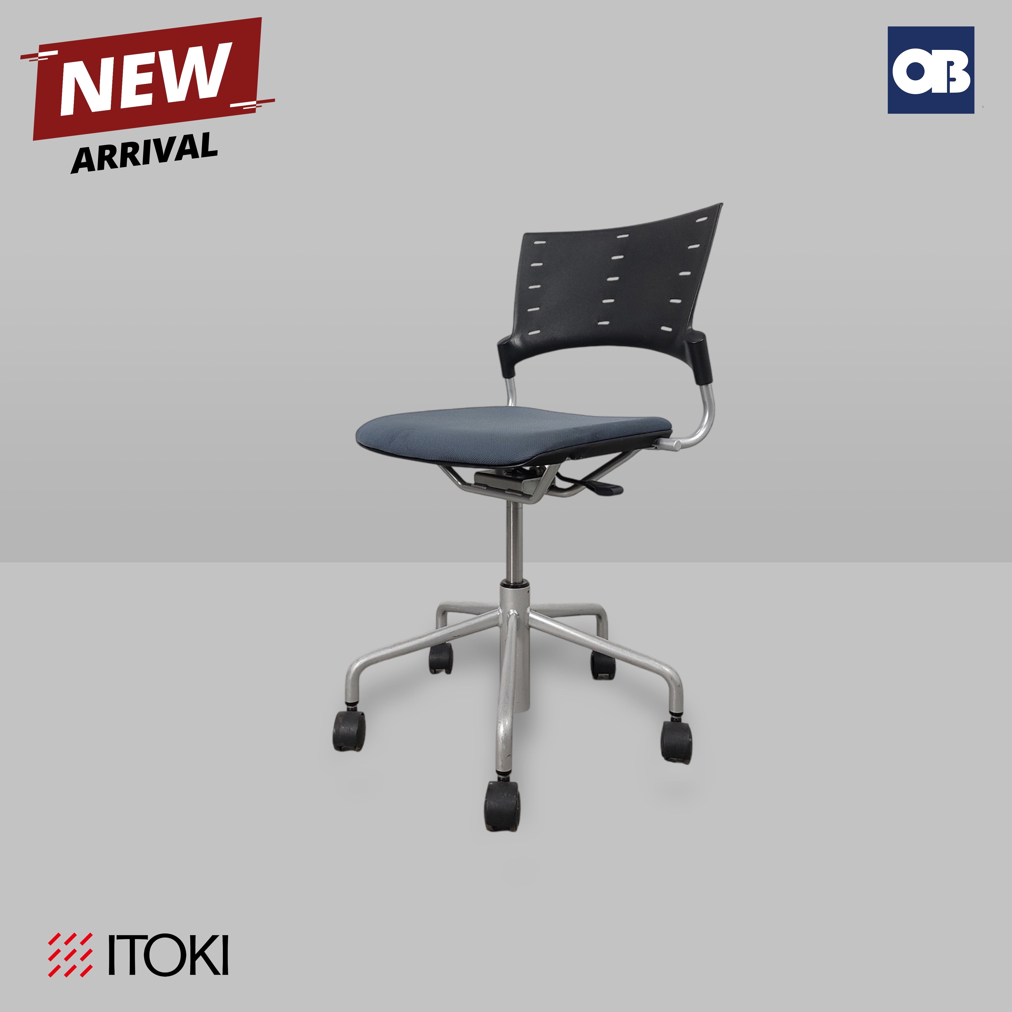 Itoki Folding Chair – OfficeBusters Philippines